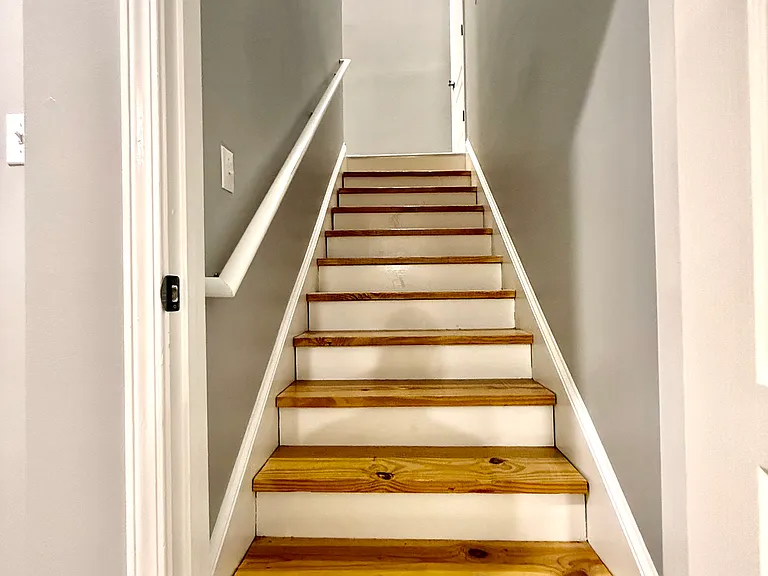 2041 English Ln — Photo 36