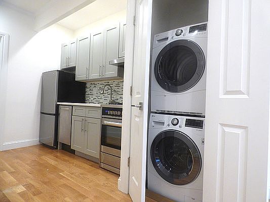 4th image of 1733 2nd Ave #4A