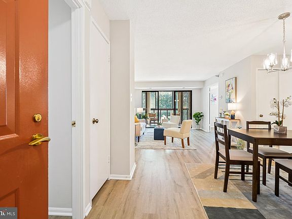 2nd image of 15100 Interlachen Dr #4-420