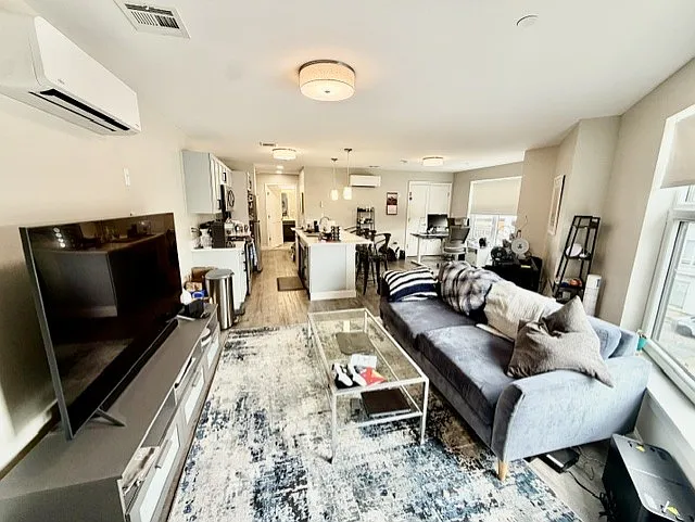882 Massachusetts Ave #3A — Photo 3