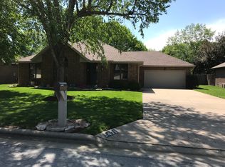 5471 S Stonegate Ave, Springfield, MO 65810