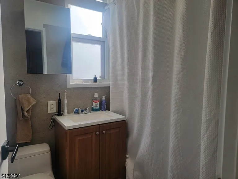 24 E Price St — Photo 3