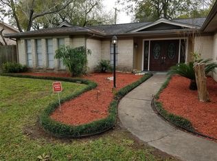 4110 Meadow Glen Dr, Dickinson, TX 77539
