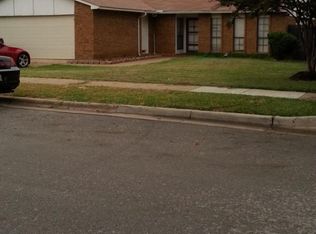 2107 Newbury Dr, Arlington, TX 76014