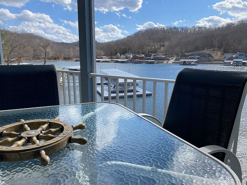 Lakefront screen porch