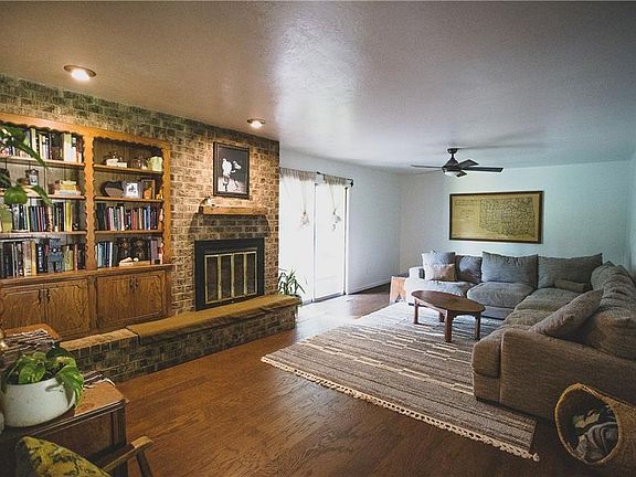 3rd image of 513 Wildwood Dr