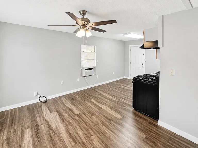 2714 Kavasar Dr — Photo 6