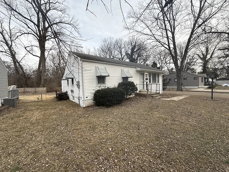 223 Wiegel Dr — Photo 4