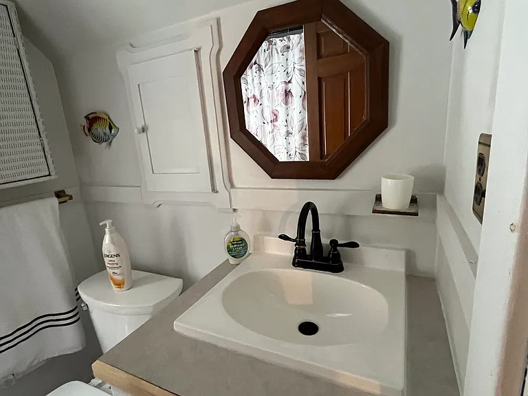 321 Linn St — Photo 35