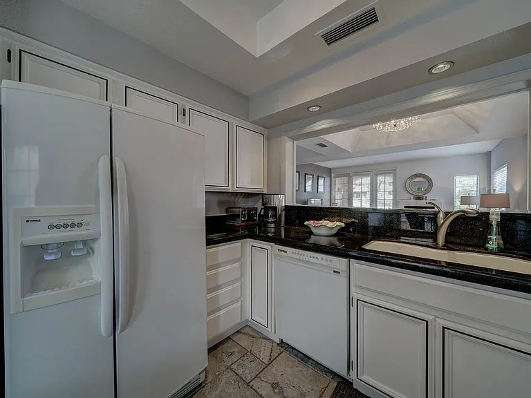6141 N 28th Pl — Photo 12