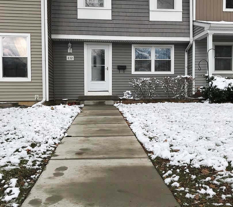 1st image of 832 Carnaby Ct