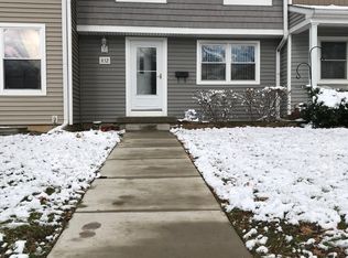 832 Carnaby Ct, Schaumburg, IL 60194