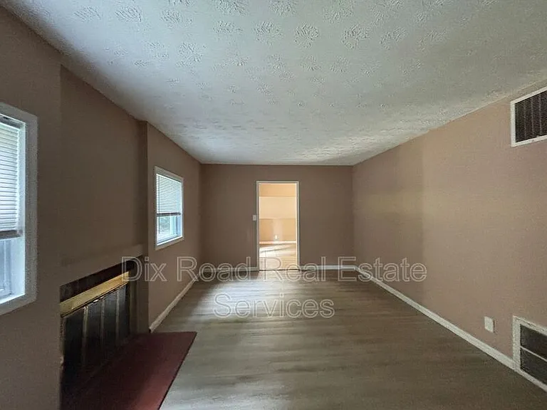 1739 Embury Park Rd — Photo 6