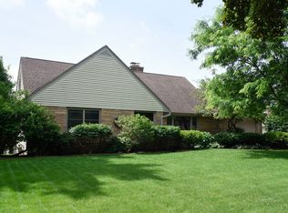 321 Oxford Rd, Waukesha, WI 53186