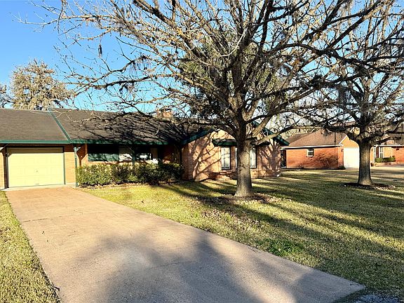 3rd image of 1206 Kent St