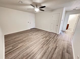 1909 E Cherry Street Ct, Springfield, MO 65802