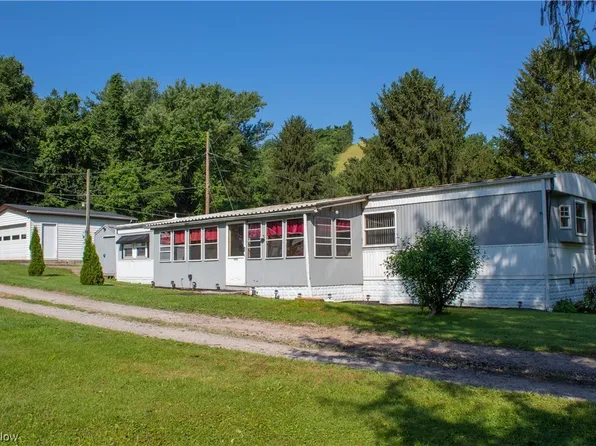 1949 Short Creek Rd, Wheeling, WV 26003