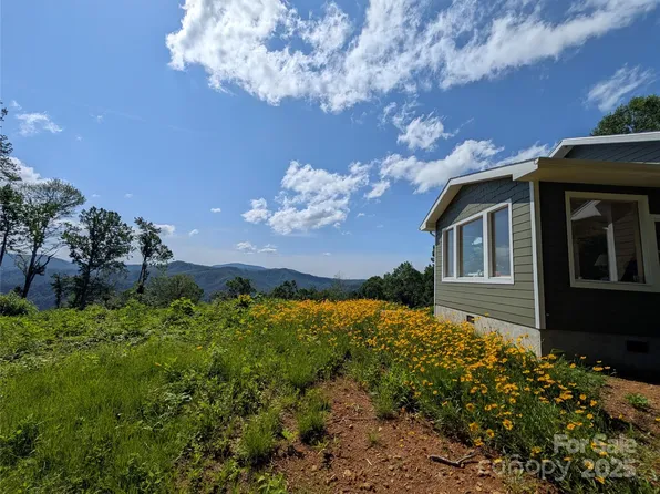 261 Nicholas Knoll Rd, Bakersville, NC 28705