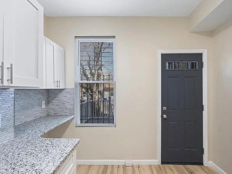 2108 W Baltimore St — Photo 11