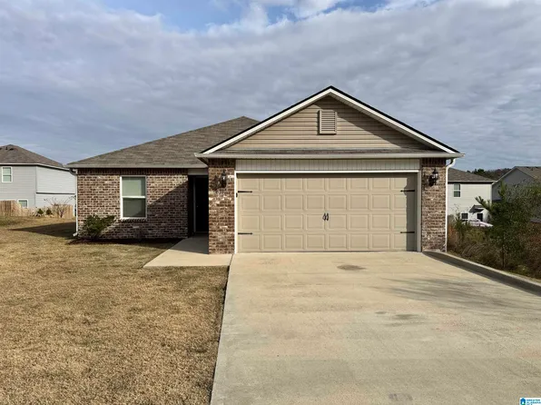636 Kincaid Cove Ln, Odenville, AL 35120