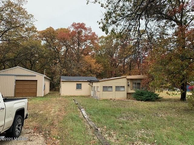 2nd image of 9105 Spruce Ave