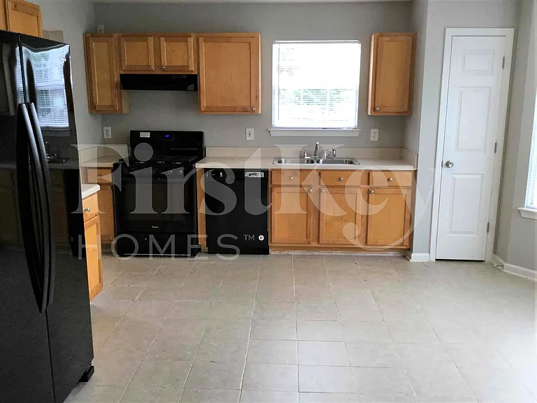 4200 Reserve Hill Xing — Photo 6