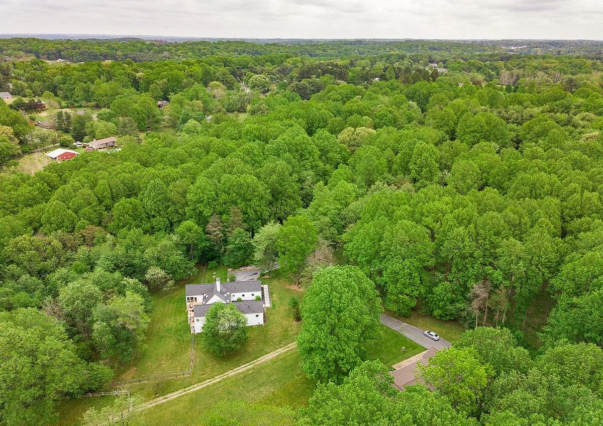 Building Photo - Mink Hollow Rd
