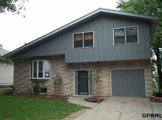 846 Gateway Rd, Elkhorn, NE 68022