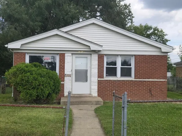 15137 7th Ave, Phoenix, IL 60426