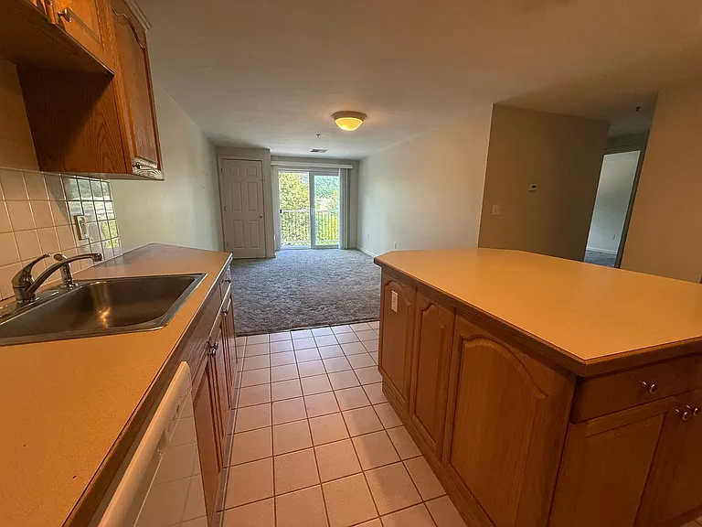 Pondsview Apartments — Photo 11