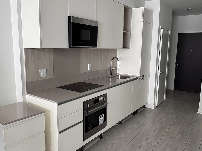 39 Mary St #1709 — Photo 4