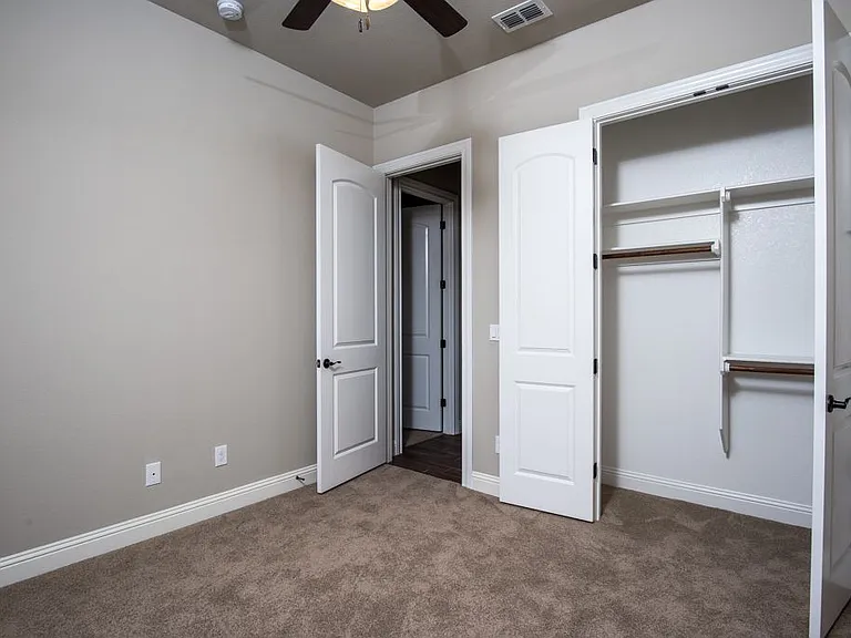 2113 Clive Dr — Photo 24