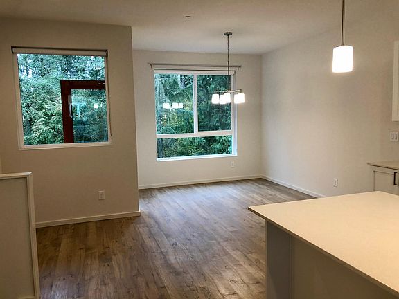 5th image of 13706 Manor Way #K2