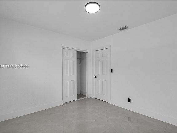 3rd image of 1000 NW 198th St