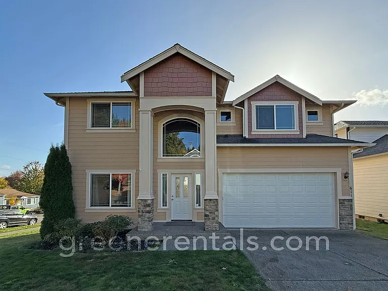 611 H St SW — Photo 1