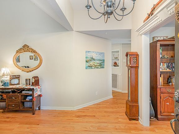 5th image of 1681 Adswood Rd