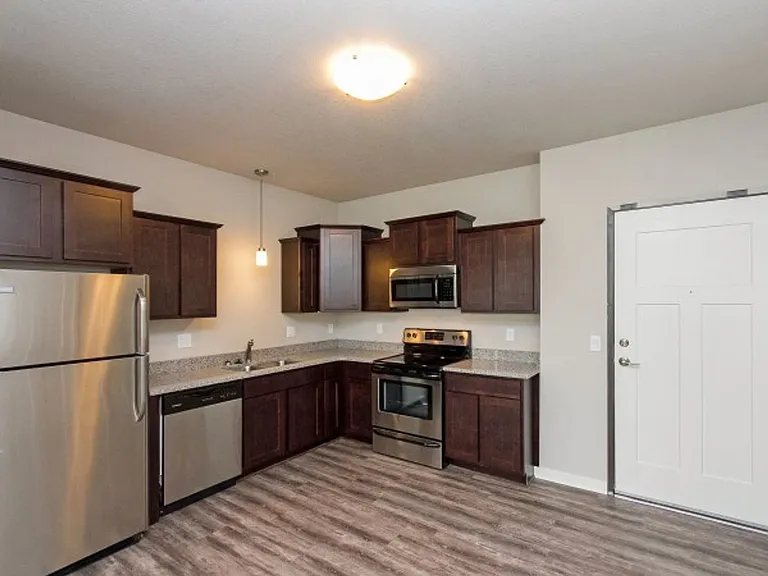 Skyline Lofts — Photo 5