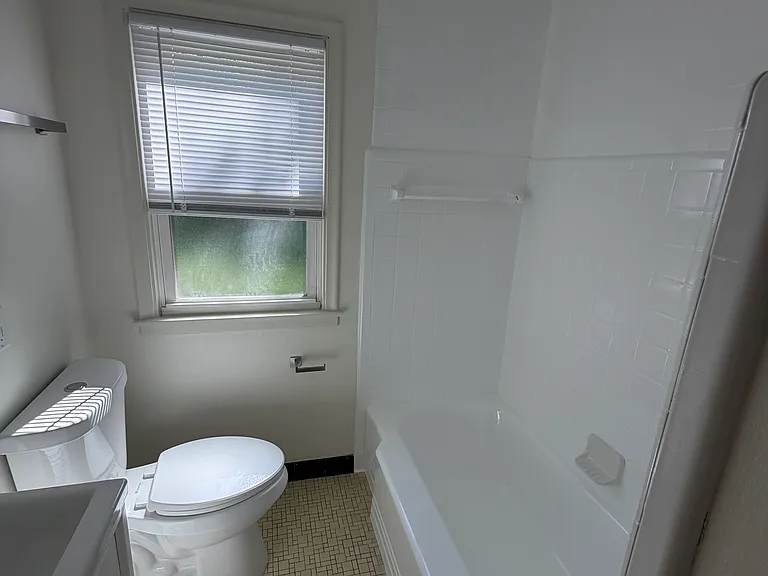 1734 Ford Pkwy — Photo 8