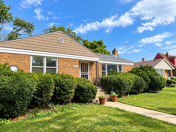 4th image of 12127 Artesian Ave