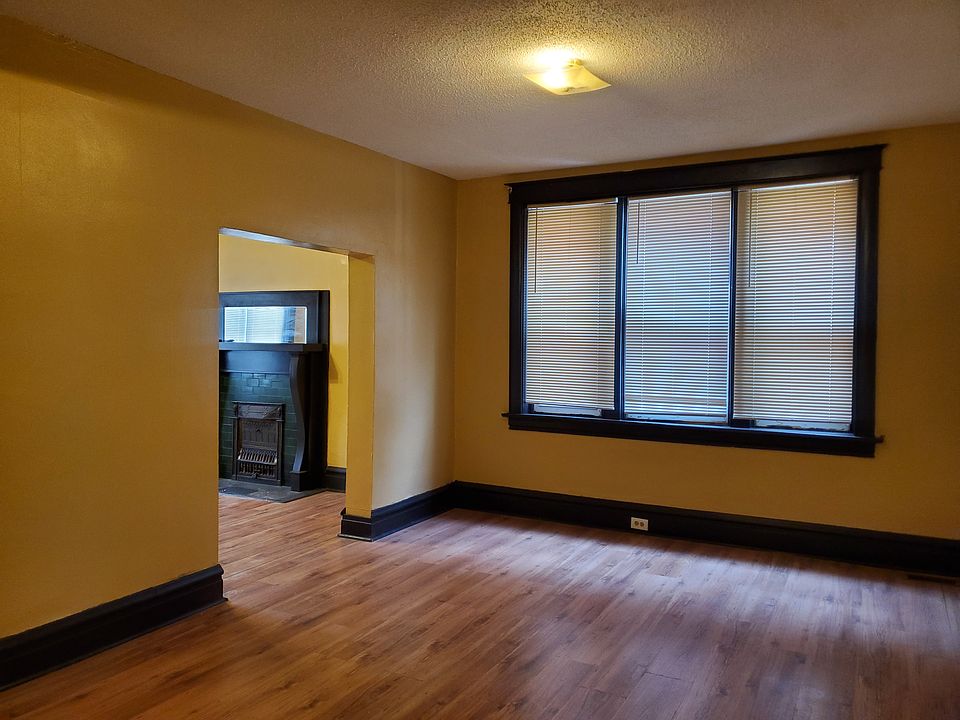 1st image of 4441 Clarence Ave