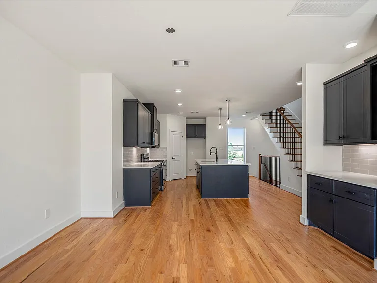6320 Del Rio St — Photo 22