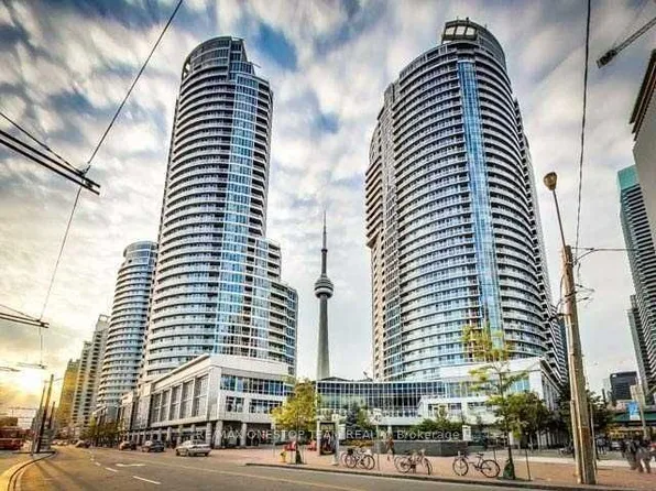 8 York St, Toronto, ON