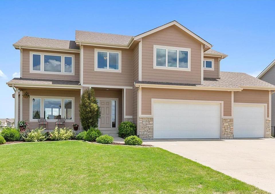1st image of 713 NW Orchard Dr