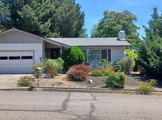 409 NE Royal Dr, Grants Pass, OR 97526