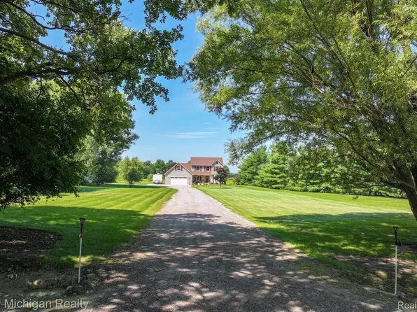 10464 McWain Rd, Grand Blanc, MI 48439