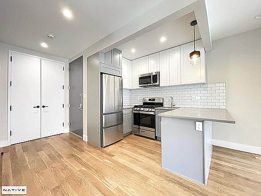 1st image of 2771 Reservoir Ave Penthouse 2
