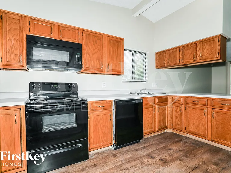3022 Kyle Ct — Photo 8