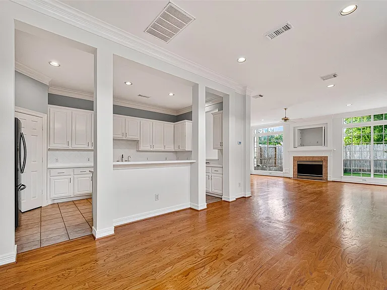 3619 W Clay St — Photo 4