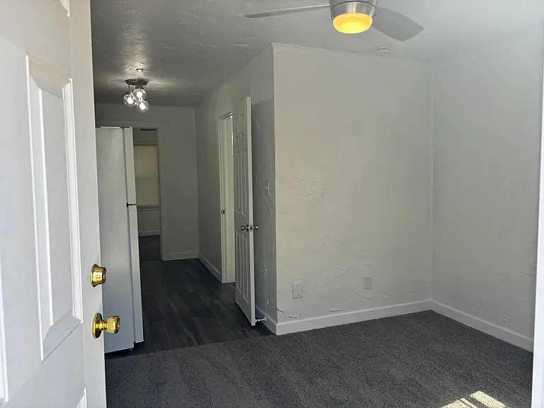 708 1/2 S Washington St #4 — Photo 1