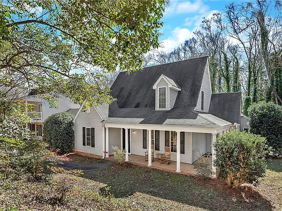 2nd image of 256 Rock Creek Rd